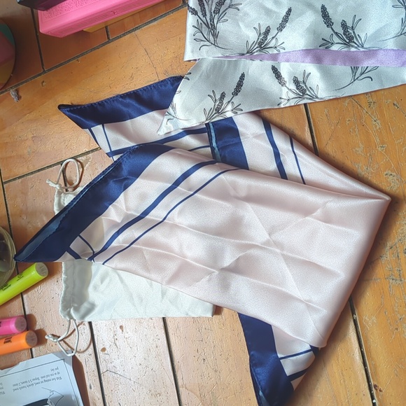 Hair or purse accessories - Picture 3 of 3